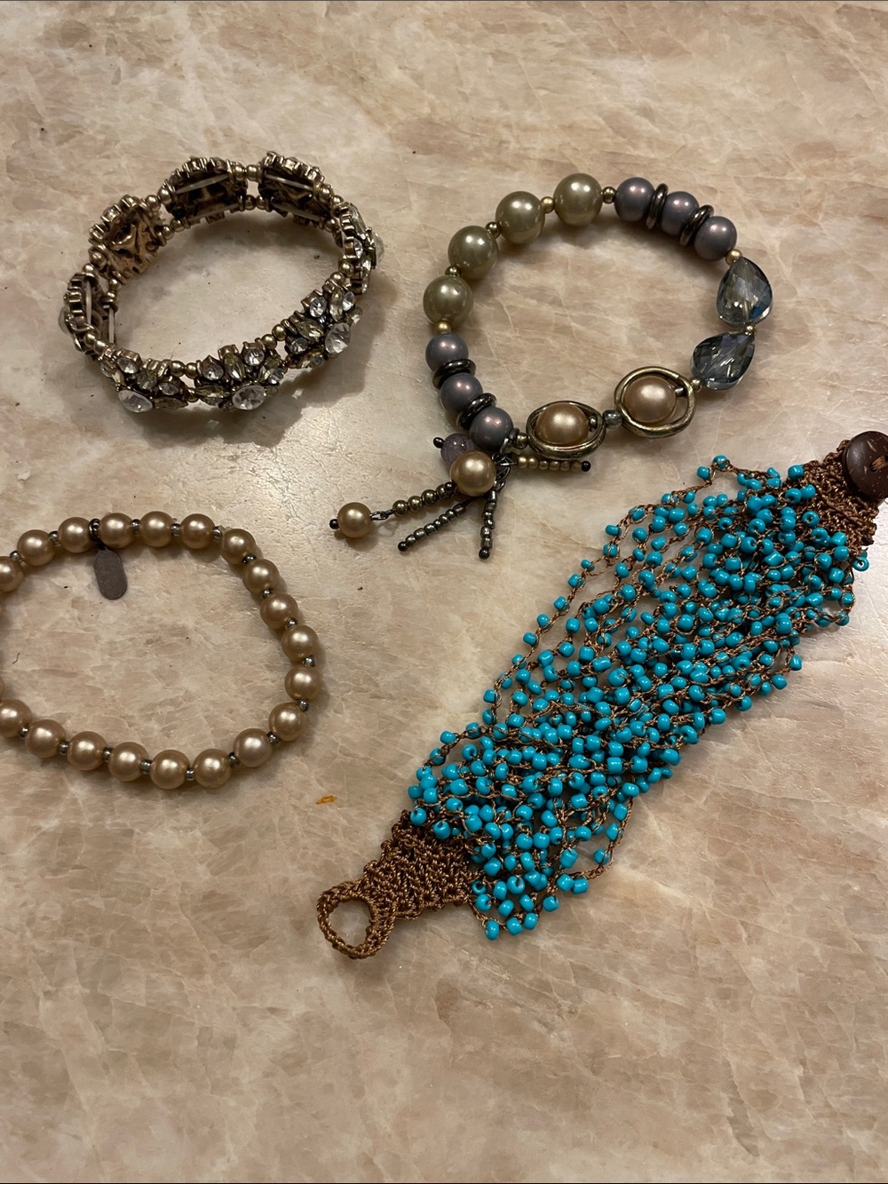 Bracelet bundle of 4 stretch bracelets
